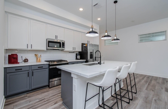 970 Highland Sound Lane - Photo 1