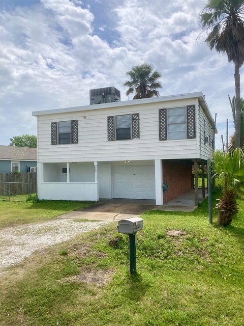 6927 Ave O - Photo 1