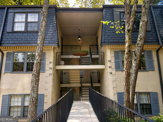 82 Montre Square Nw - Photo 1
