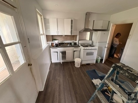 William St - Photo 1