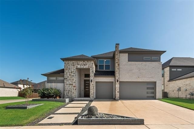 211 Coyote Creek Drive - Photo 1