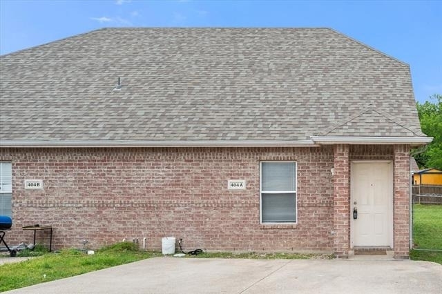 404 Kings Way Drive - Photo 1