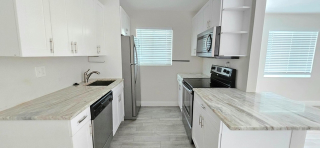 115 Sw 1st Avenue - Photo 1