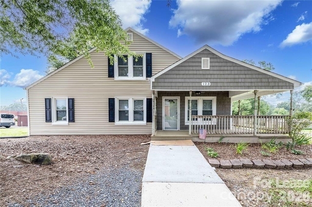 123 E 2nd Street - Photo 1