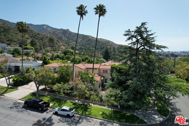 1861 W Mountain Street - Photo 1