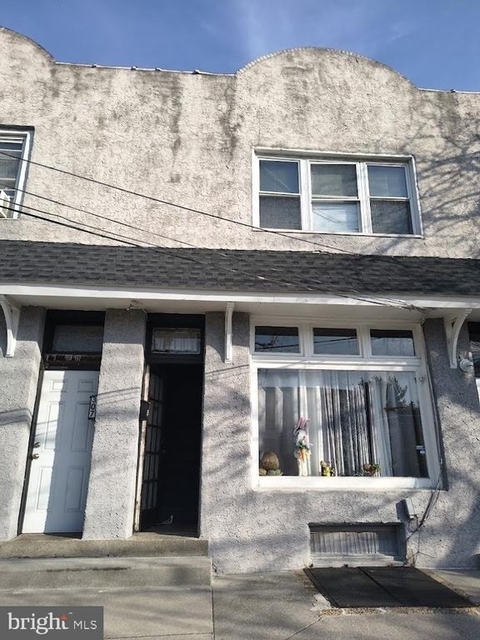 301 W Evesham Avenue - Photo 1