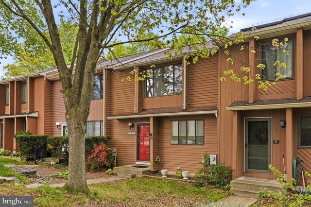 1382 Almond Drive - Photo 1