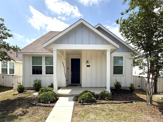 133 Fabion St - Photo 1