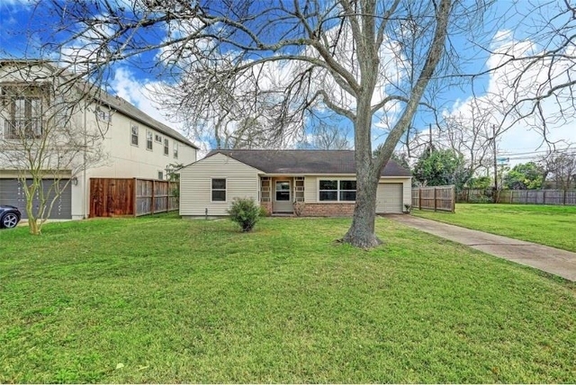 4627 Maple Street - Photo 1