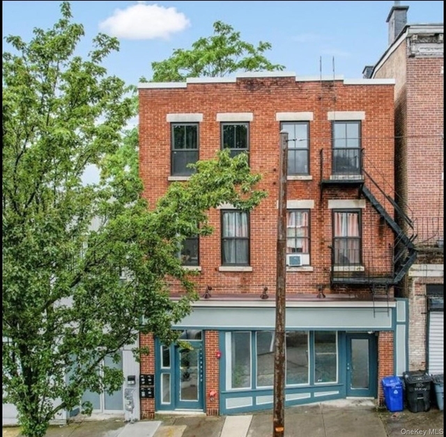 185 Broadway - Photo 1