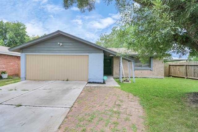 4803 Beechaven Street - Photo 1