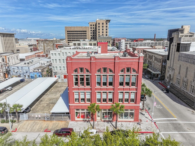 525 22nd Street - Photo 1