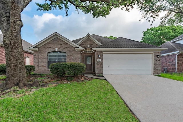 9026 Eaglecove Drive - Photo 1