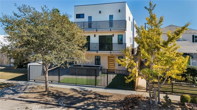 1736 Carmona Avenue - Photo 1