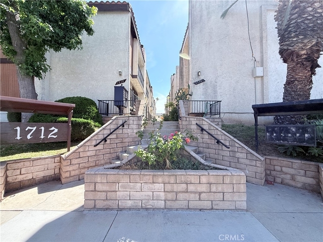 1712 S 6th Street - Photo 1