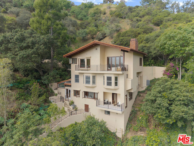 10160 Cielo Drive - Photo 1