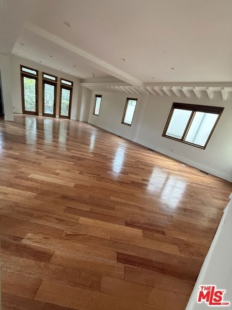 1126 Yale Street - Photo 1