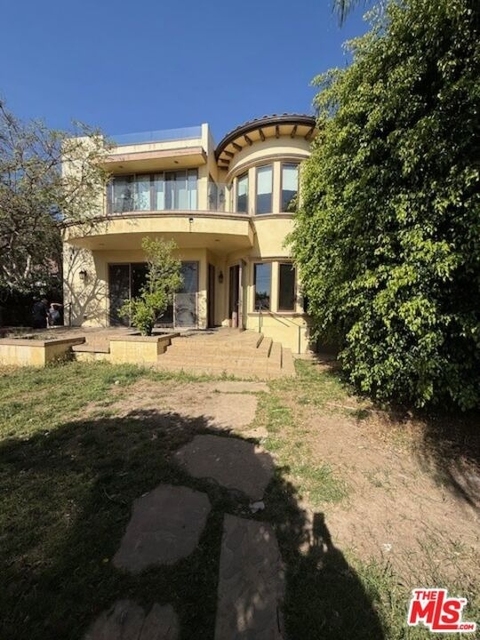 1126 Yale Street - Photo 1