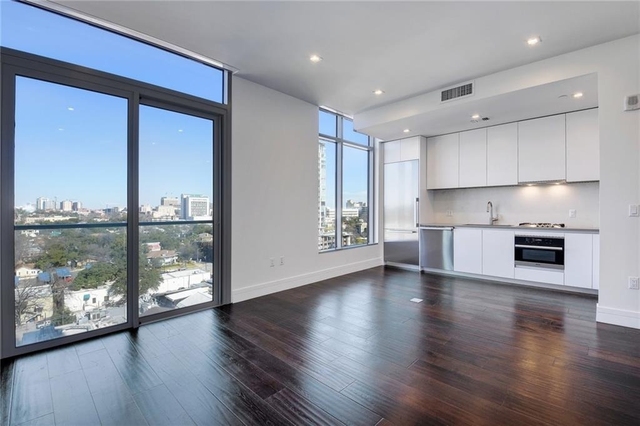 501 West Ave - Photo 1