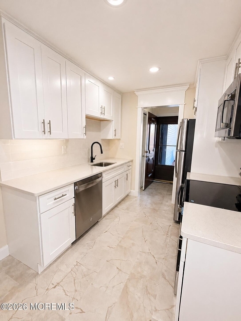 218 Medford Court - Photo 1