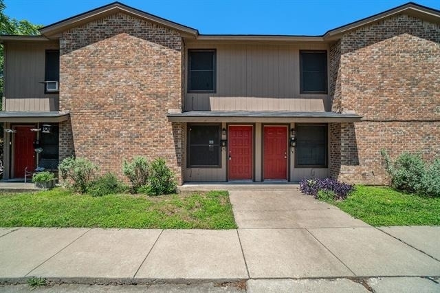 3301 Aurora Street - Photo 1