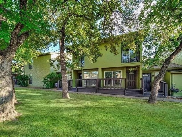 1901 Kingswood Court - Photo 1