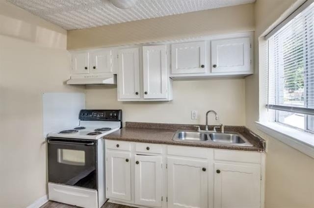 512 S Delaware Street - Photo 1