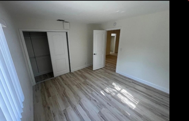 240 Ne 12th Street - Photo 1