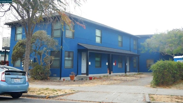 1325 Hopkins St - Photo 1