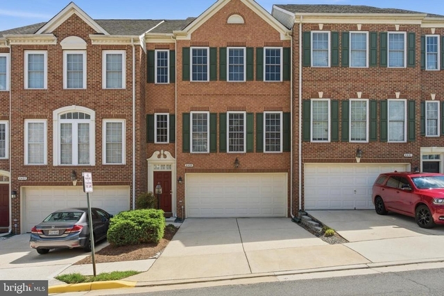 8439 Kirby Lionsdale Drive - Photo 1