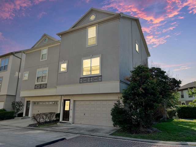 3002 Clearview Circle - Photo 1