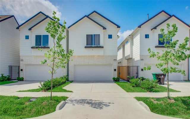 4914 Noble Street - Photo 1