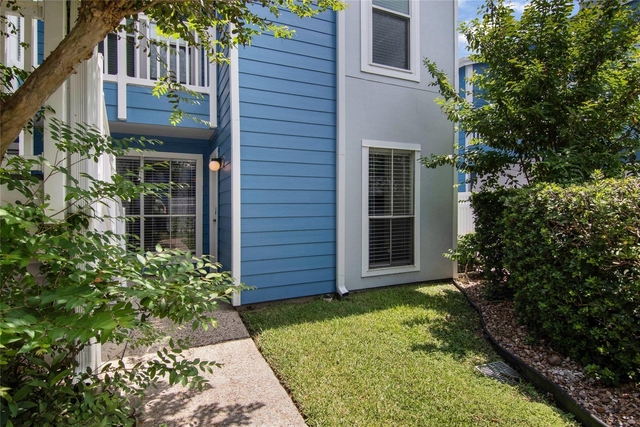 3506 Cove View Boulevard - Photo 1