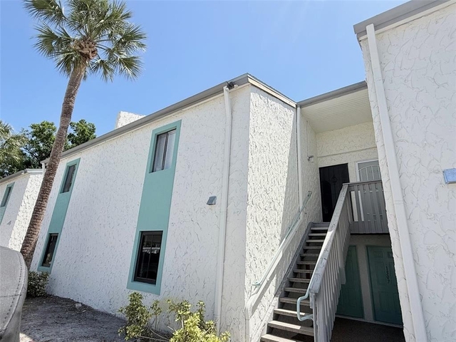 11409 8th Street N - Photo 1