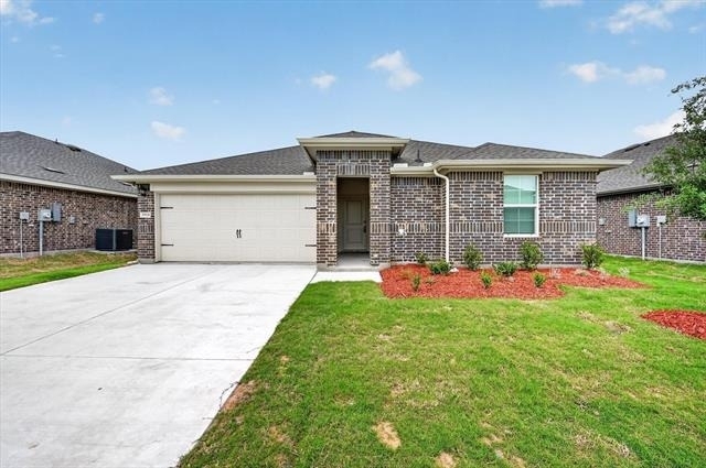3918 Applewood Trail - Photo 1