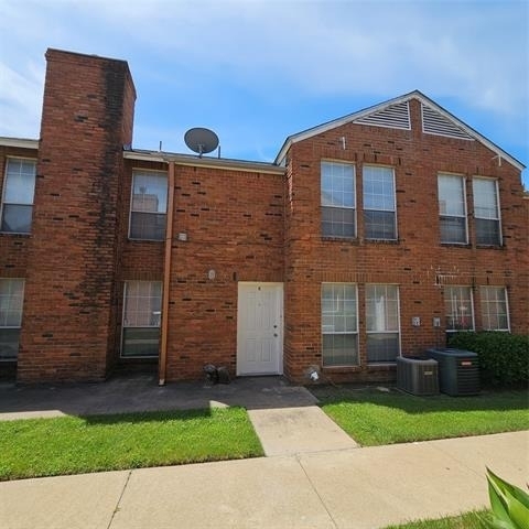 1400 Darr Street - Photo 1