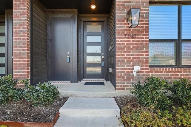 1741 W Cantey Street - Photo 1