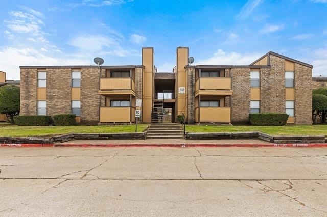 2515 Altamesa Boulevard - Photo 1