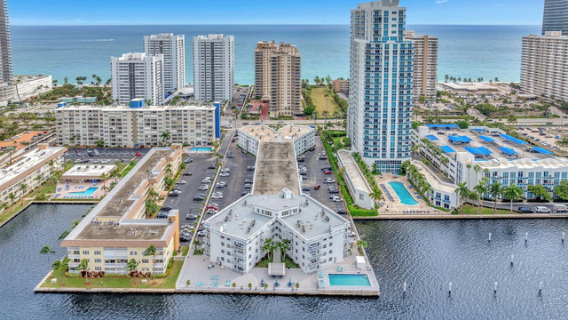 1913 S Ocean Drive - Photo 1