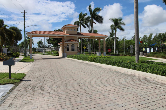 600 Layne Boulevard - Photo 1
