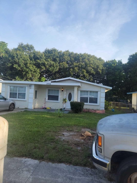 2705 Avenue E - Photo 1