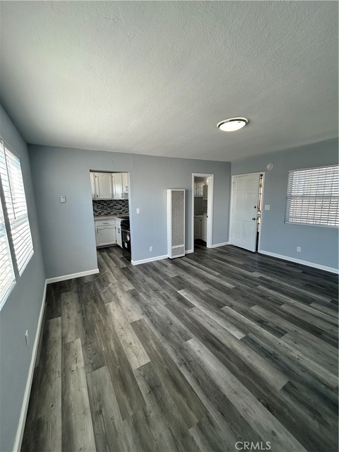 6517 1/2 Avalon Boulevard - Photo 1