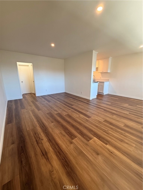 1651 Golden Gate - Photo 1