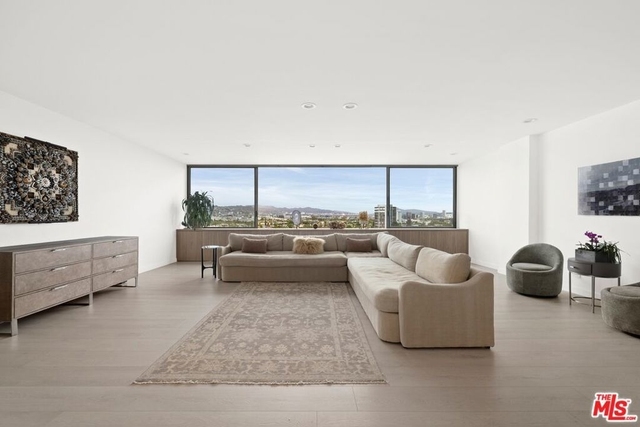 2222 Avenue Of The Stars - Photo 1