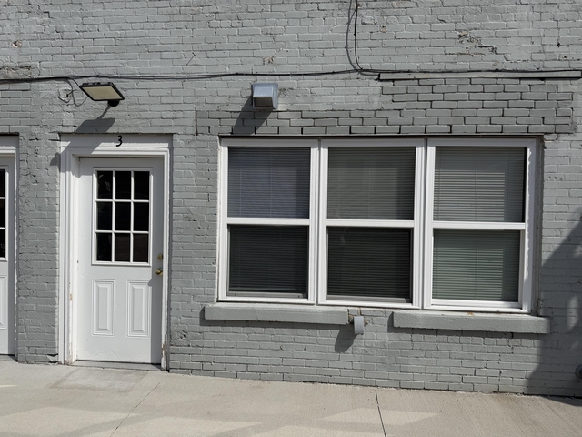 138 Fulton Street E - Photo 1