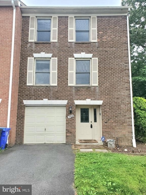 742 S Granada Street - Photo 1