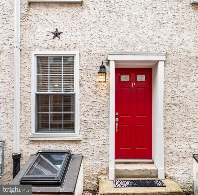 1027 N 4th Street - Photo 1