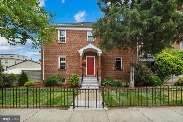 5503 44th Avenue - Photo 1