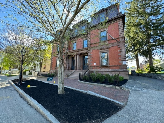 132 Middle - Photo 1