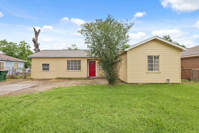 9133 Woodlyn Road - Photo 1